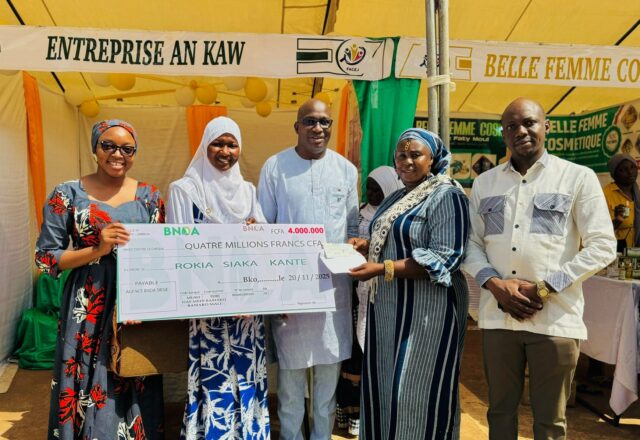 DEUX BENEFICIAIRES DU FACEJ II, ORIGINAIRES DE SIKASSO, REMPORTENT LES 1ʳᵉ ET 2ᵉ PLACES AU CONCOURS DE PLANS D’AFFAIRES DU SIE-AES